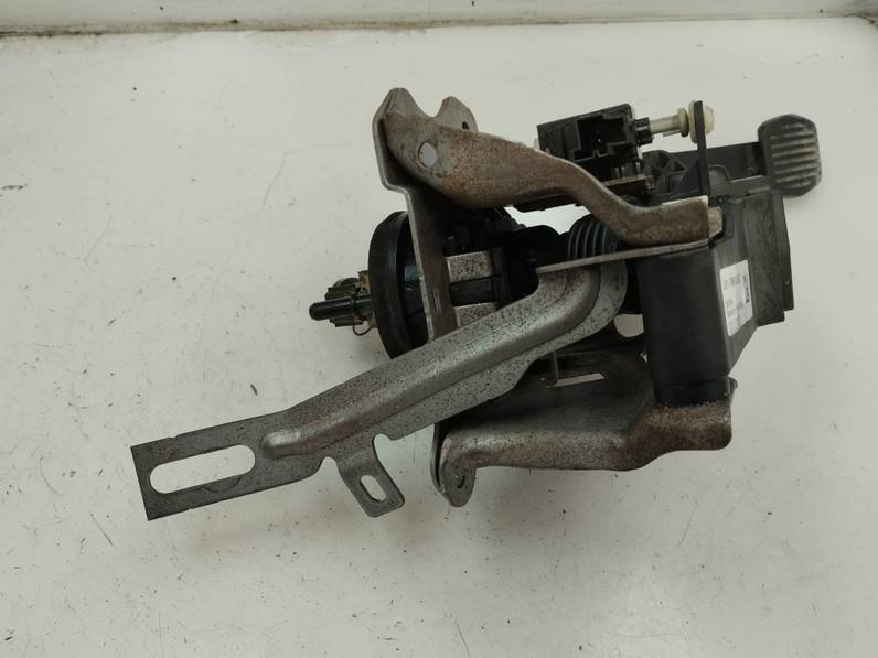 PEDAL EMBRAGUE FORD KUGA 2023 1.5 ECOBOOST (150 CV)