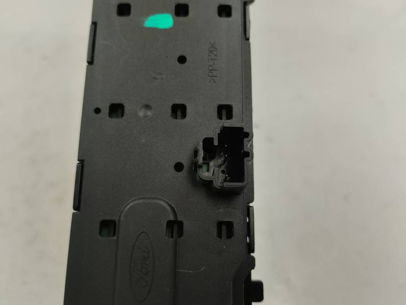 SISTEMA AUDIO RADIO CD FORD KUGA 2023 1.5 ECOBOOST (150 CV)