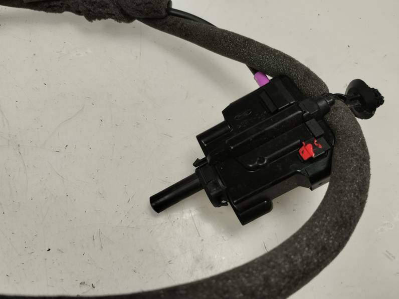 RETENEDOR PUERTA FORD KUGA 2023 1.5 ECOBOOST (150 CV)