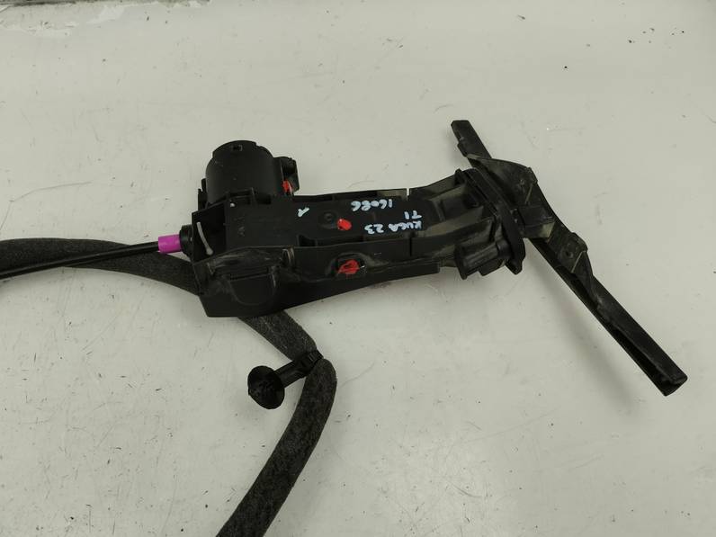 RETENEDOR PUERTA FORD KUGA 2023 1.5 ECOBOOST (150 CV)