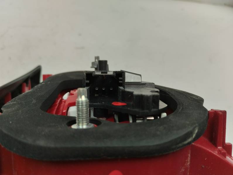 PILOTO TRASERO DERECHO INTERIOR VOLKSWAGEN TIGUAN 2016 2.0 TDI (110 CV)