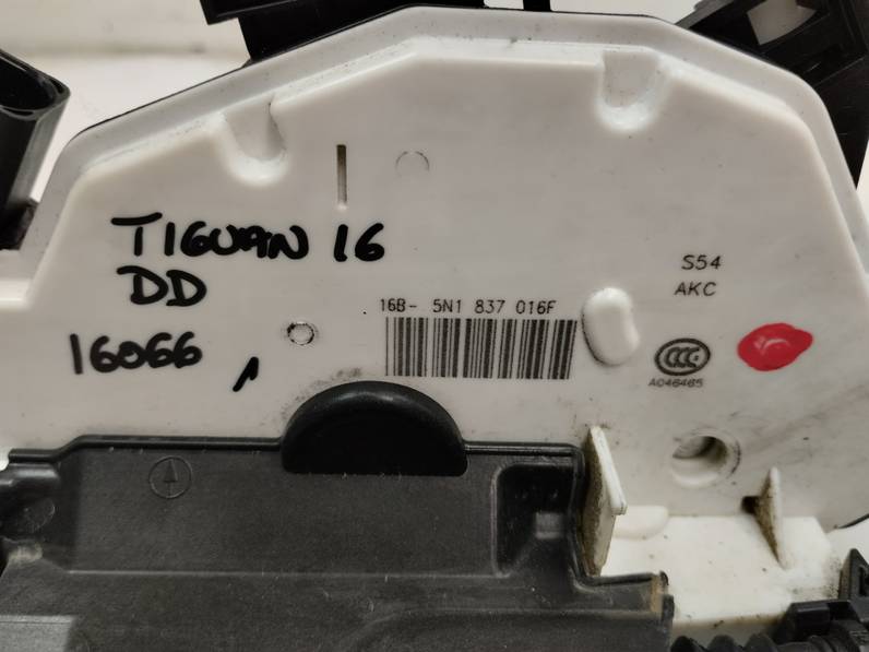 CERRADURA PUERTA DELANTERA DERECHA VOLKSWAGEN TIGUAN 2016 2.0 TDI (110 CV)