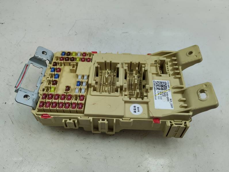 CAJA RELES FUSIBLES HYUNDAI I20 2023 1.0 TGDI (101 CV)