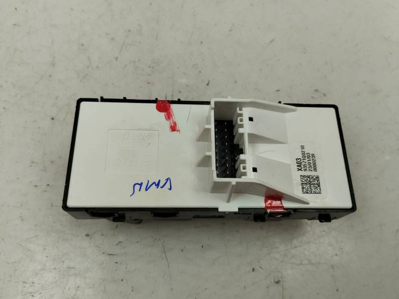 MANDO ELEVALUNAS DELANTERO IZQUIERDO HYUNDAI I20 2023 1.0 TGDI (101 CV)