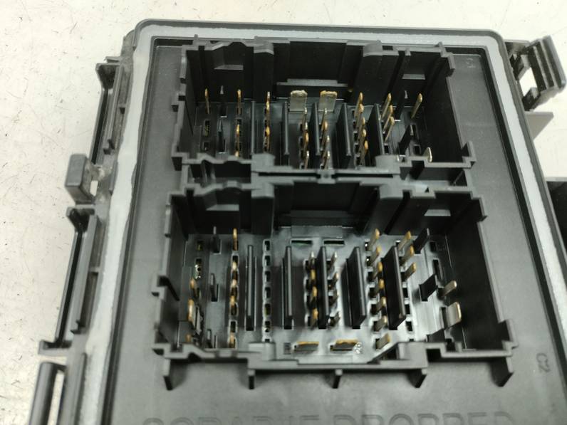 CAJA RELES FUSIBLES FORD FOCUS 2021 1.0 ECOBOOST (125 CV)