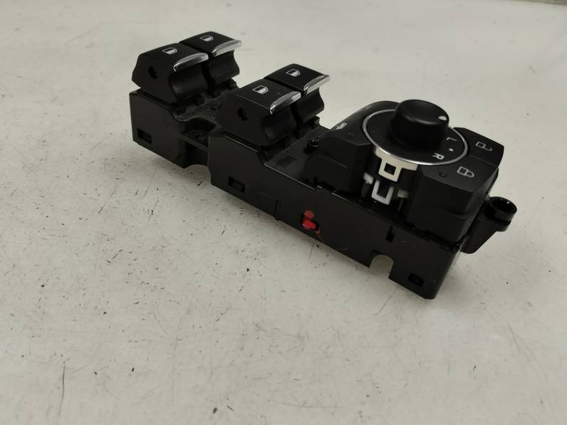 MANDO ELEVALUNAS DELANTERO IZQUIERDO FORD FOCUS 2021 1.0 ECOBOOST (125 CV)