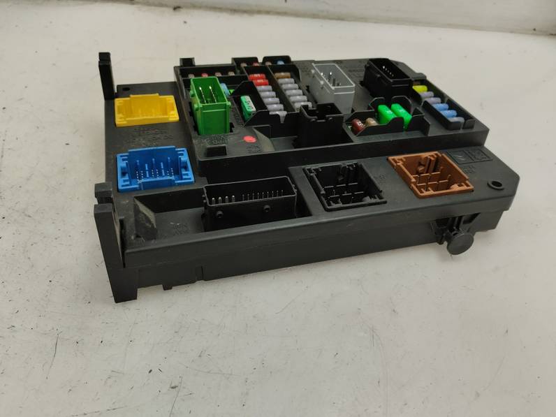 CAJA RELES FUSIBLES CITROEN DS4 2015 1.6 HDI (92 CV)