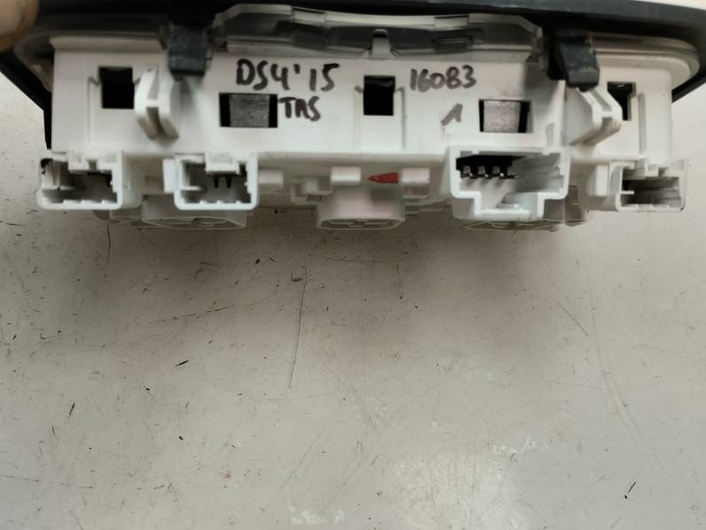 LUZ INTERIOR CITROEN DS4 2015 1.6 HDI (92 CV)