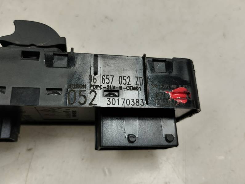 MANDO ELEVALUNAS DELANTERO IZQUIERDO CITROEN DS4 2015 1.6 HDI (92 CV)