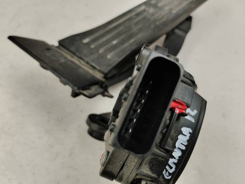 POTENCIOMETRO PEDAL HYUNDAI ELANTRA 2012 1.6 (132 CV)
