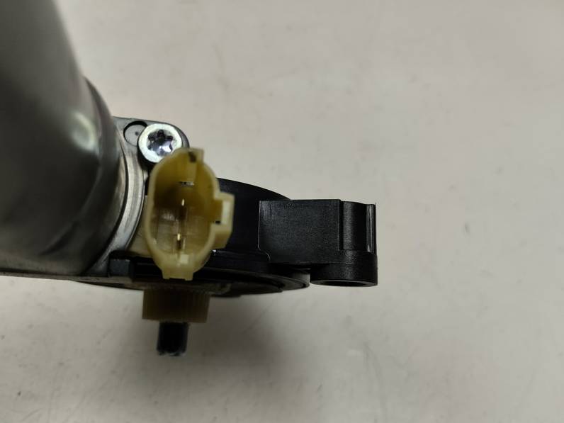 MOTOR ELEVALUNAS TRASERO DERECHO HYUNDAI ELANTRA 2012 1.6 (132 CV)