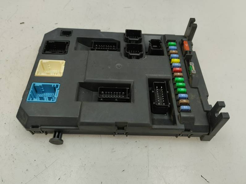 CAJA RELES FUSIBLES PEUGEOT 207 2011 1.4 (73 CV)