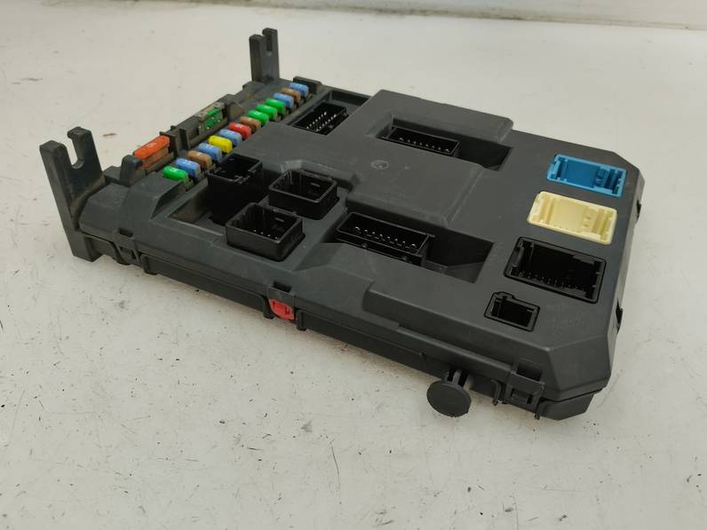 CAJA RELES FUSIBLES PEUGEOT 207 2011 1.4 (73 CV)