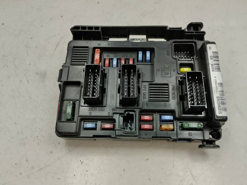 CAJA RELES FUSIBLES CITROEN XSARA PICASSO 2005 1.6 (95 CV)