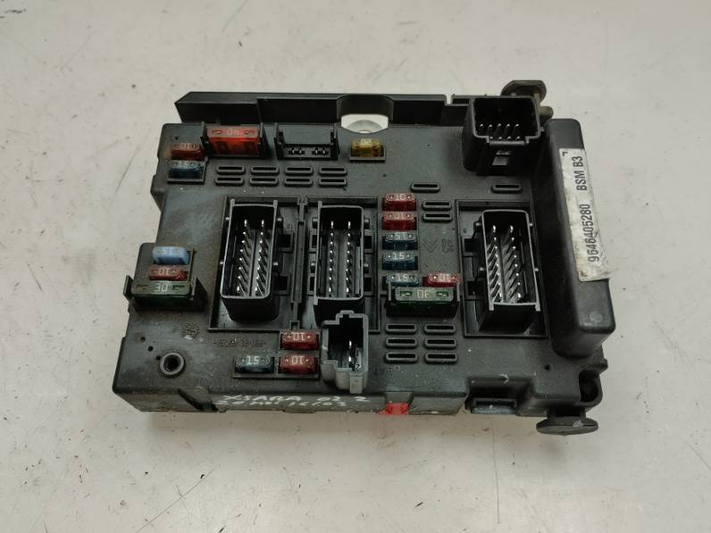 CAJA RELES FUSIBLES CITROEN XSARA BERLINA 2002 2.0 HDI (109 CV)