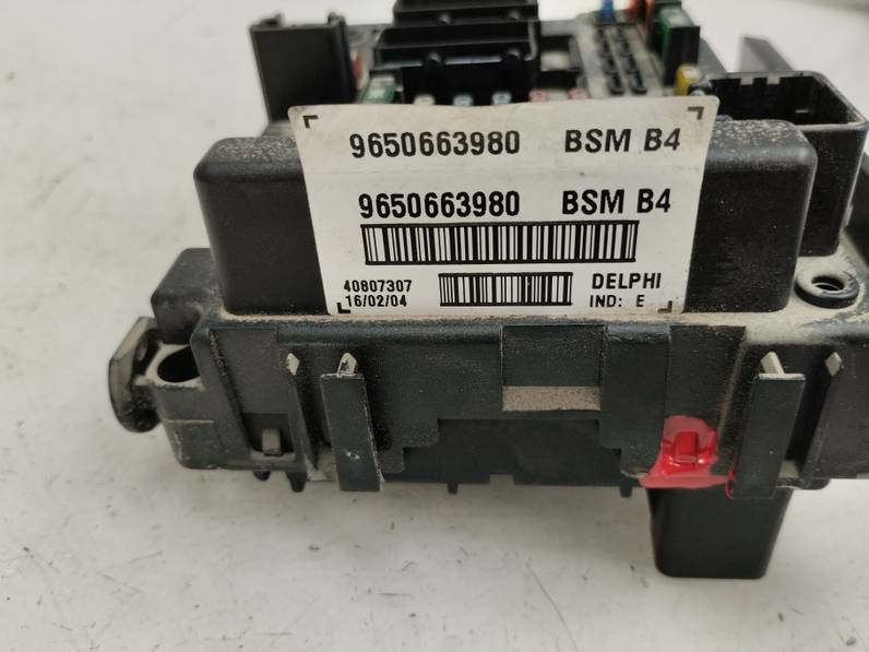 CAJA RELES FUSIBLES PEUGEOT 307 CC 2004 1.6 16V (109 CV)