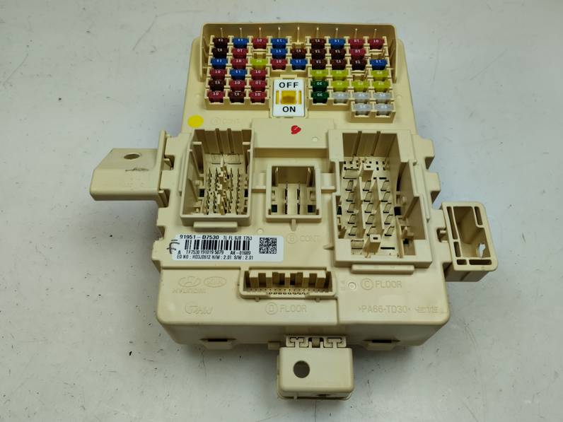 CAJA RELES FUSIBLES HYUNDAI TUCSON 2020 1.6 (132 CV)