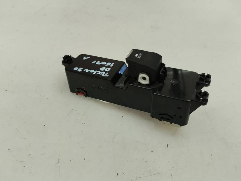 MANDO ELEVALUNAS DELANTERO DERECHO HYUNDAI TUCSON 2020 1.6 (132 CV)