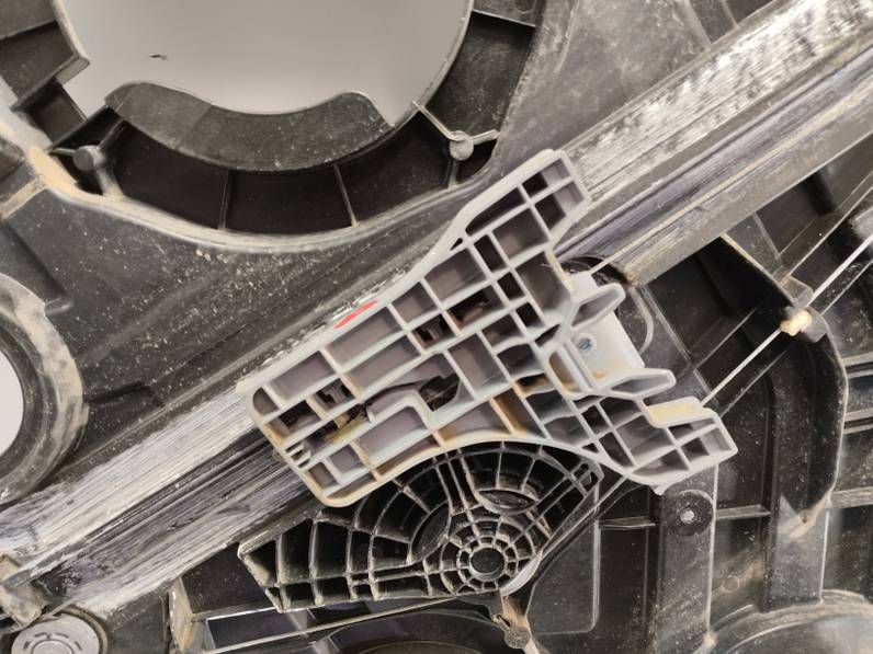 ELEVALUNAS TRASERO IZQUIERDO HYUNDAI TUCSON 2020 1.6 (132 CV)