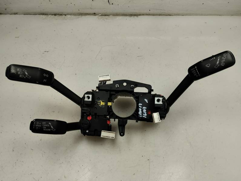 MANDO MULTIFUNCION SEAT LEON 2017 1.6 TDI (110 CV)