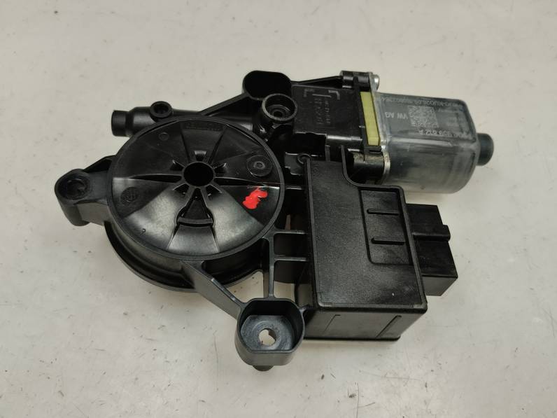 MOTOR ELEVALUNAS TRASERO DERECHO SEAT LEON 2017 1.6 TDI (110 CV)