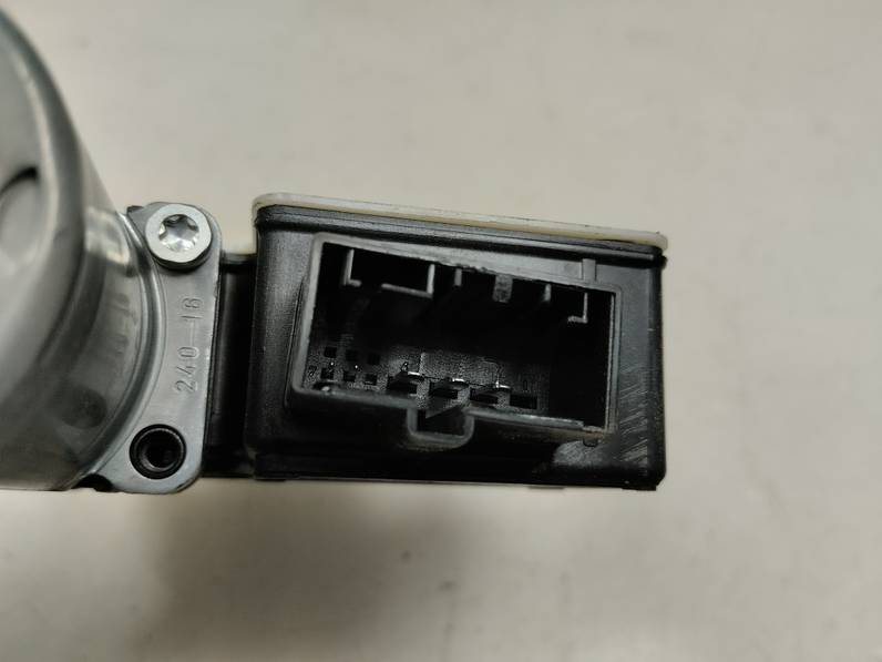 MOTOR ELEVALUNAS TRASERO DERECHO SEAT LEON 2017 1.6 TDI (110 CV)