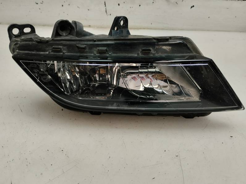 FARO ANTINIEBLA IZQUIERDO SEAT LEON 2017 1.6 TDI (110 CV)