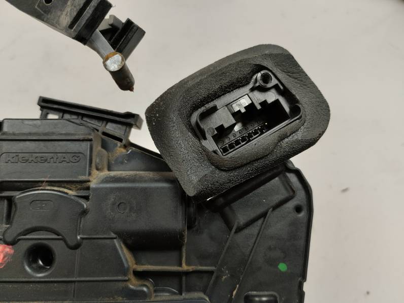 CERRADURA PUERTA TRASERA DERECHA SEAT LEON 2017 1.6 TDI (110 CV)