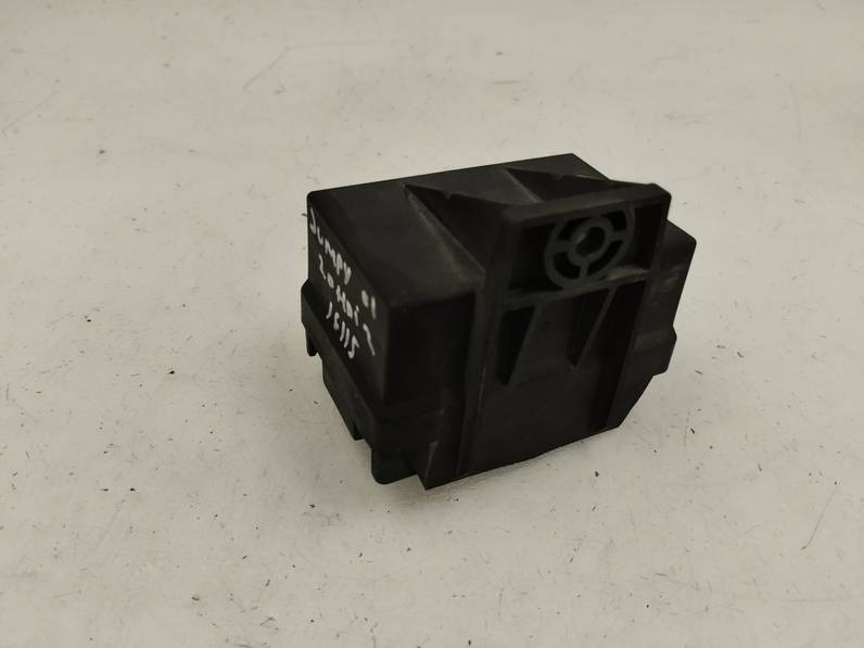 CAJA RELES FUSIBLES CITROEN JUMPY 2001 2.0 HDI (94 CV)