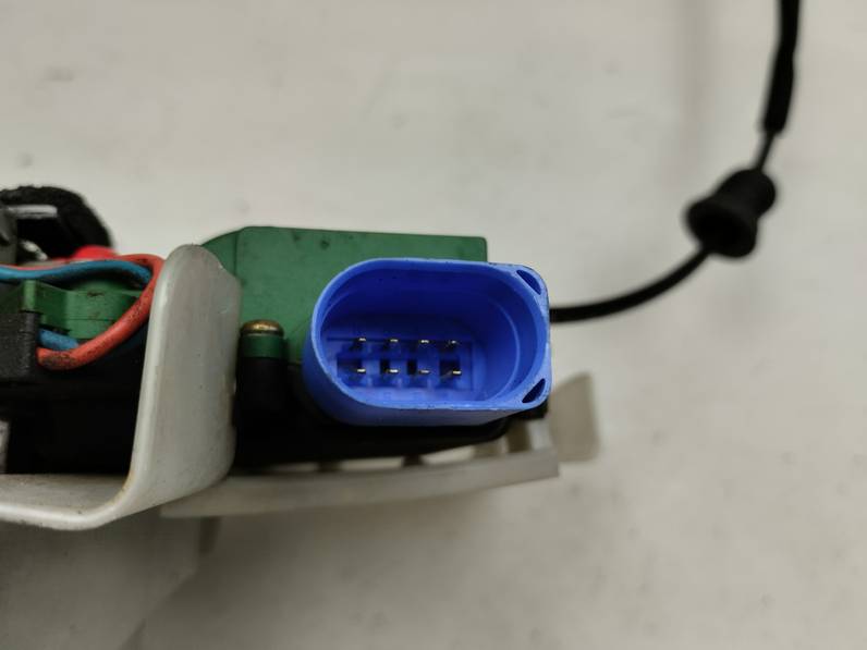 CERRADURA PUERTA DELANTERA IZQUIERDA VOLKSWAGEN POLO 2003 1.4 16V (75 CV)