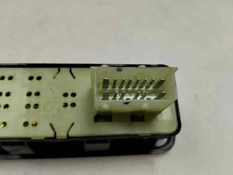 MANDO ELEVALUNAS DELANTERO IZQUIERDO CITROEN C3 2010 1.1 (60 CV)