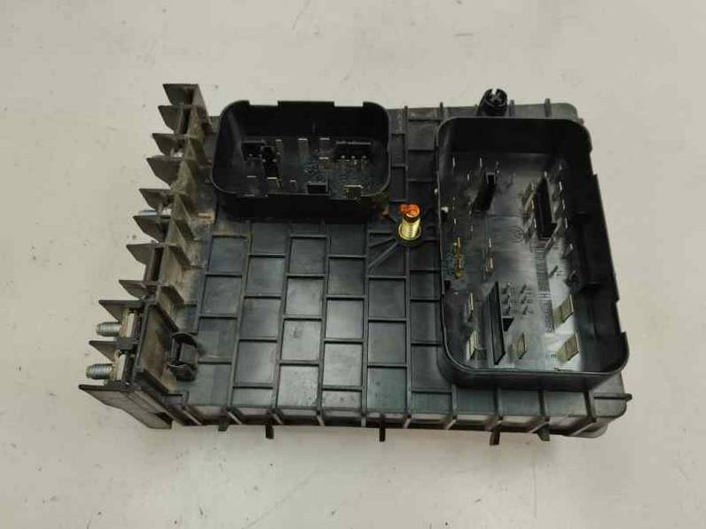CAJA RELES FUSIBLES AUDI A3 2003 1.9 TDI (105 CV)