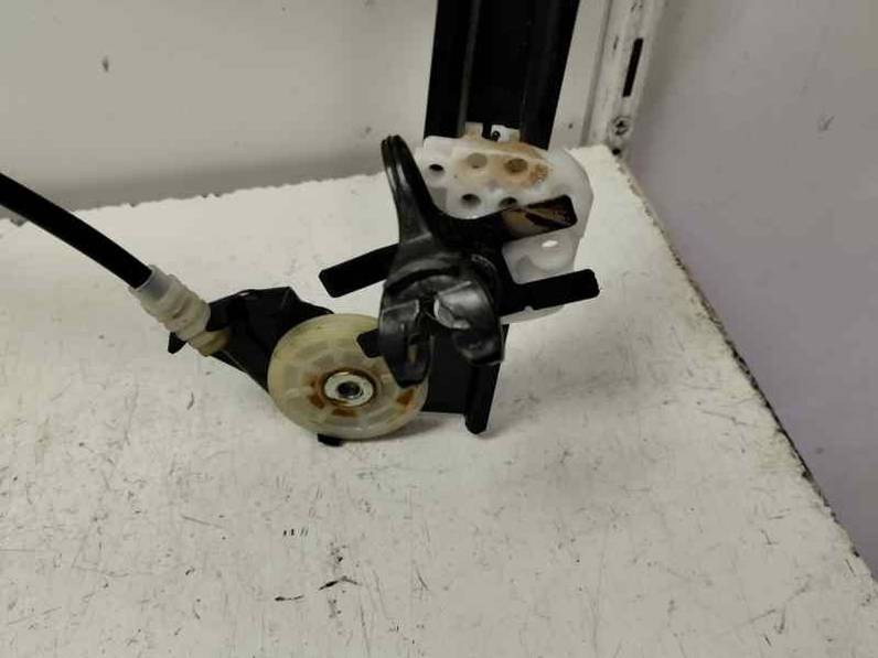 ELEVALUNAS DELANTERO IZQUIERDO AUDI A3 2003 1.9 TDI (105 CV)