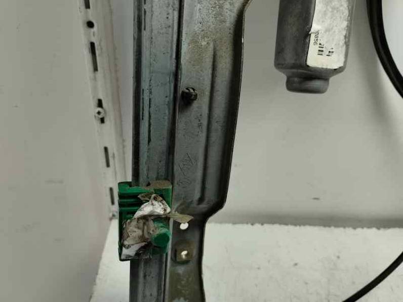 ELEVALUNAS DELANTERO IZQUIERDO RENAULT CLIO III 2006 1.5 DCI D (68 CV)