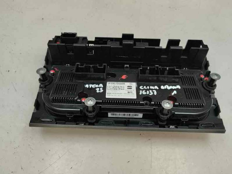 MANDO CLIMATIZADOR SEAT ATECA 2023 2.0 (150 CV)