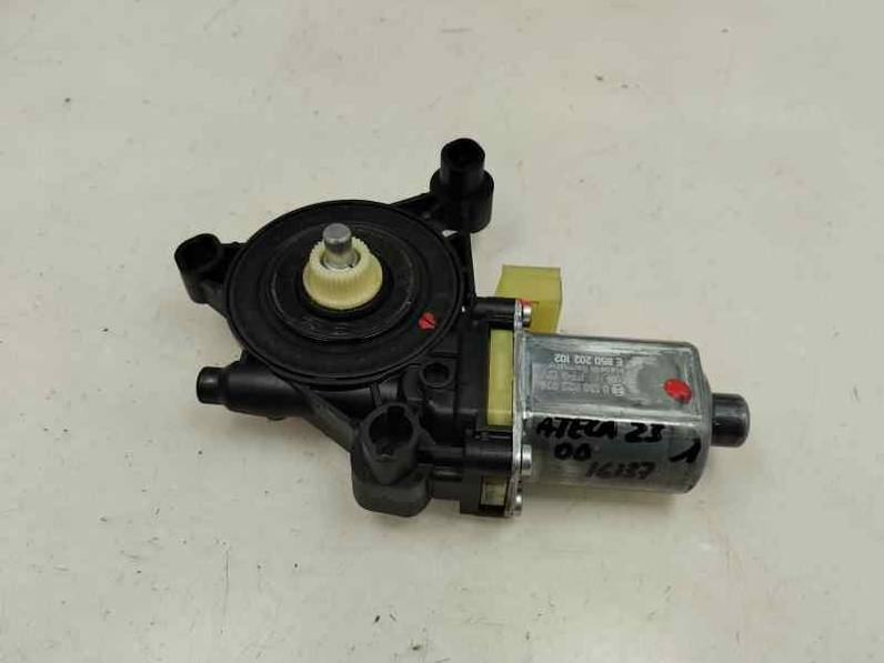 MOTOR ELEVALUNAS DELANTERO DERECHO SEAT ATECA 2023 2.0 (150 CV)