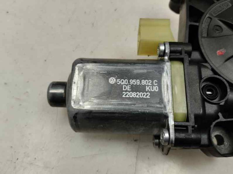 MOTOR ELEVALUNAS DELANTERO DERECHO SEAT ATECA 2023 2.0 (150 CV)