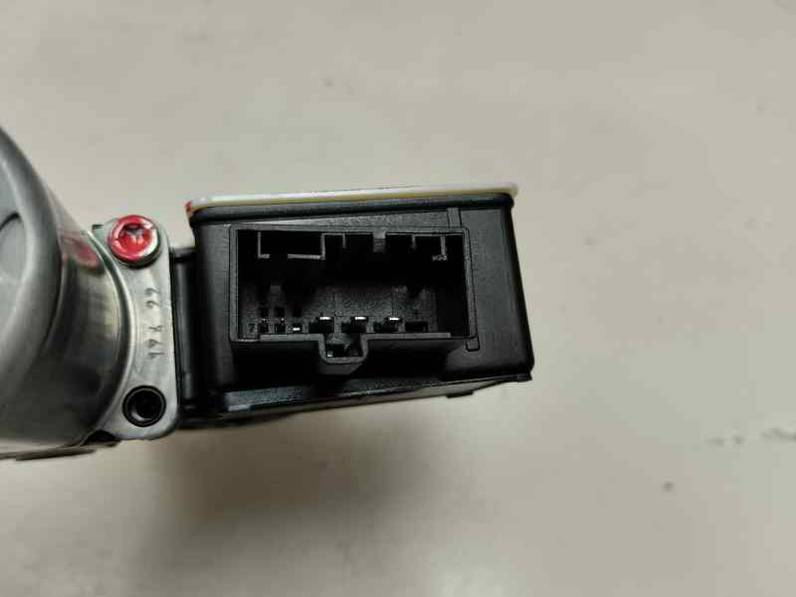 MOTOR ELEVALUNAS TRASERO DERECHO SEAT ATECA 2023 2.0 (150 CV)