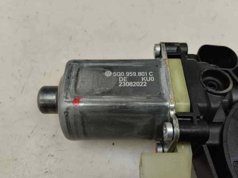 MOTOR ELEVALUNAS DELANTERO IZQUIERDO SEAT ATECA 2023 2.0 (150 CV)