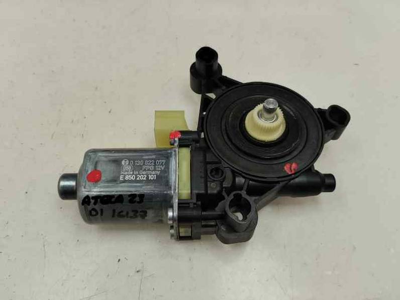 MOTOR ELEVALUNAS DELANTERO IZQUIERDO SEAT ATECA 2023 2.0 (150 CV)