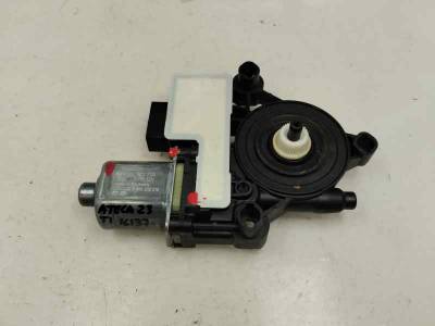 MOTOR ELEVALUNAS TRASERO IZQUIERDO SEAT ATECA 2023 2.0 (150 CV)