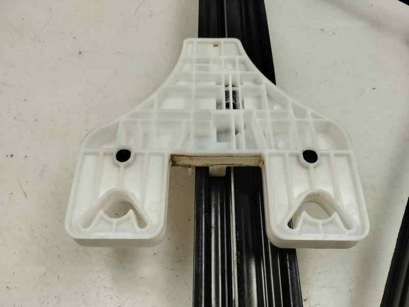 ELEVALUNAS TRASERO IZQUIERDO SEAT ATECA 2023 2.0 (150 CV)