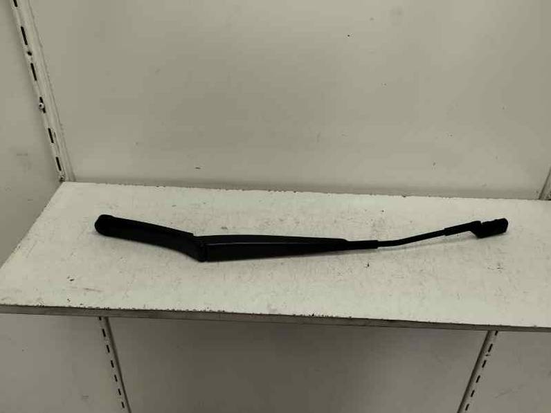 BRAZO LIMPIA DELANTERO IZQUIERDO SEAT ATECA 2023 2.0 (150 CV)