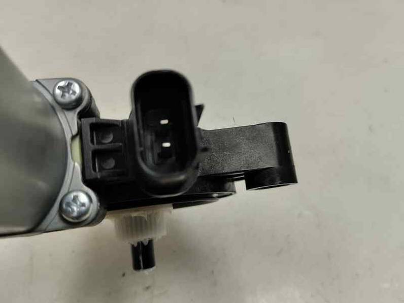 MOTOR ELEVALUNAS TRASERO DERECHO KIA SPORTAGE 2021 1.6 T-GDI 132 CV (132 CV)