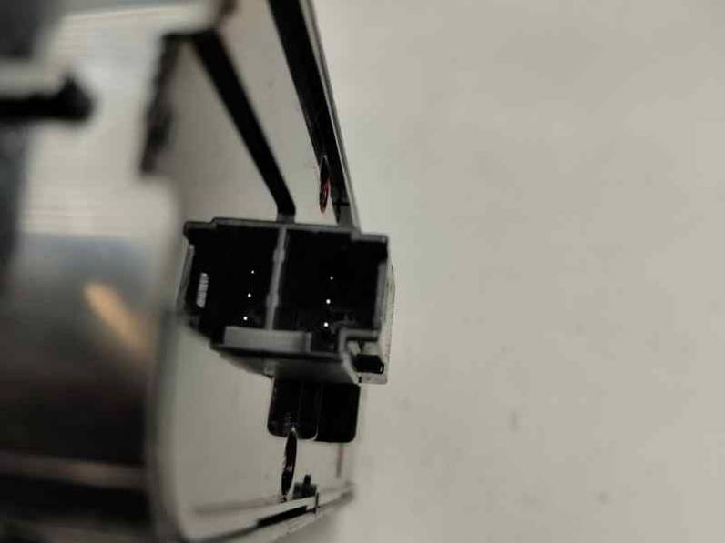 MANDO ELEVALUNAS DELANTERO IZQUIERDO MERCEDES CLASE A 2018 1.5 CDI (116 CV)