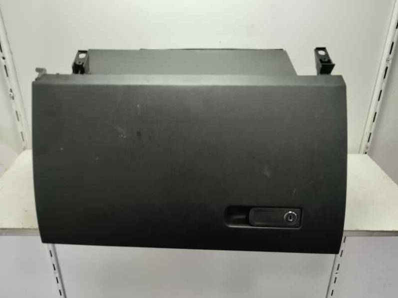 GUANTERA MERCEDES CLASE A 2018 1.5 CDI (116 CV)