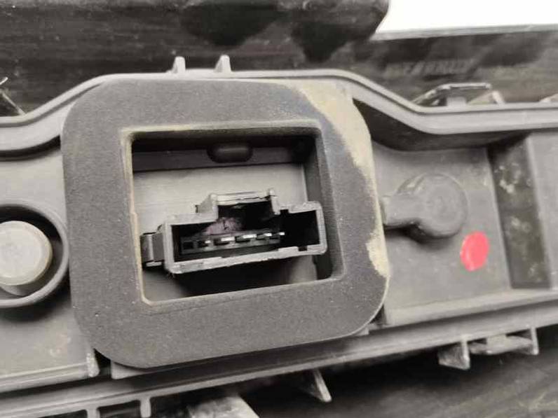 PILOTO TRASERO IZQUIERDO DACIA DOKKER 2021 1.5 BLUE DCI D FAP (95 CV)