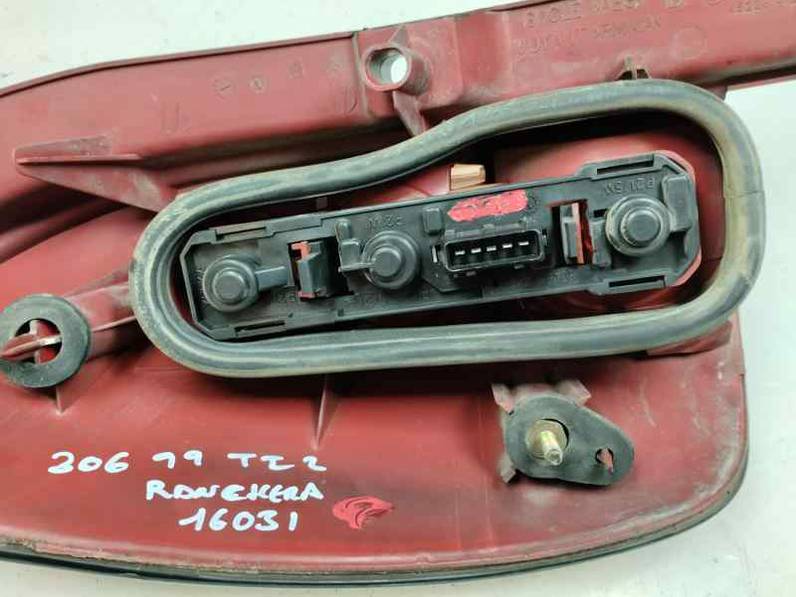 PILOTO TRASERO IZQUIERDO PEUGEOT 306 BREAK 1999 2.0 HDI (90 CV)