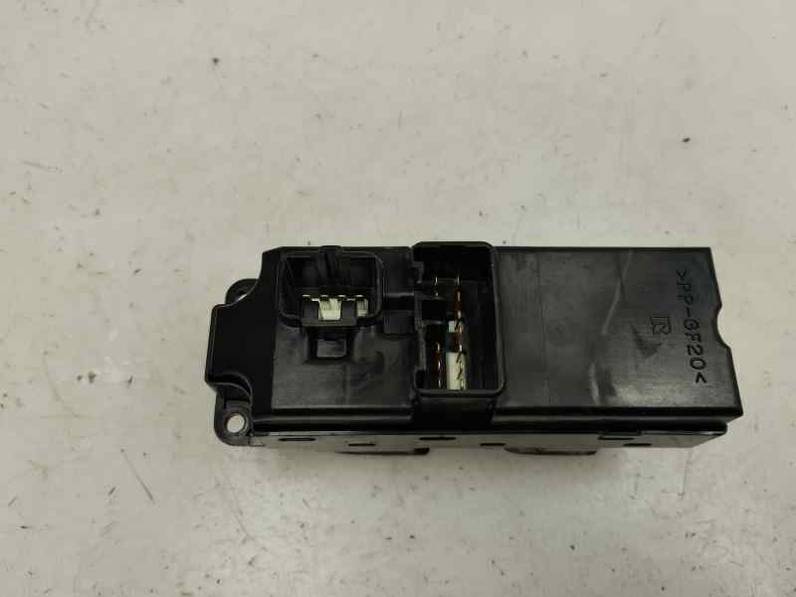 MANDO ELEVALUNAS DELANTERO IZQUIERDO MAZDA 6 BERLINA 2004 1998 (136 CV)