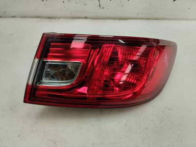 PILOTO TRASERO DERECHO RENAULT CLIO IV 2015 0.9 GASOLINA (90 CV)